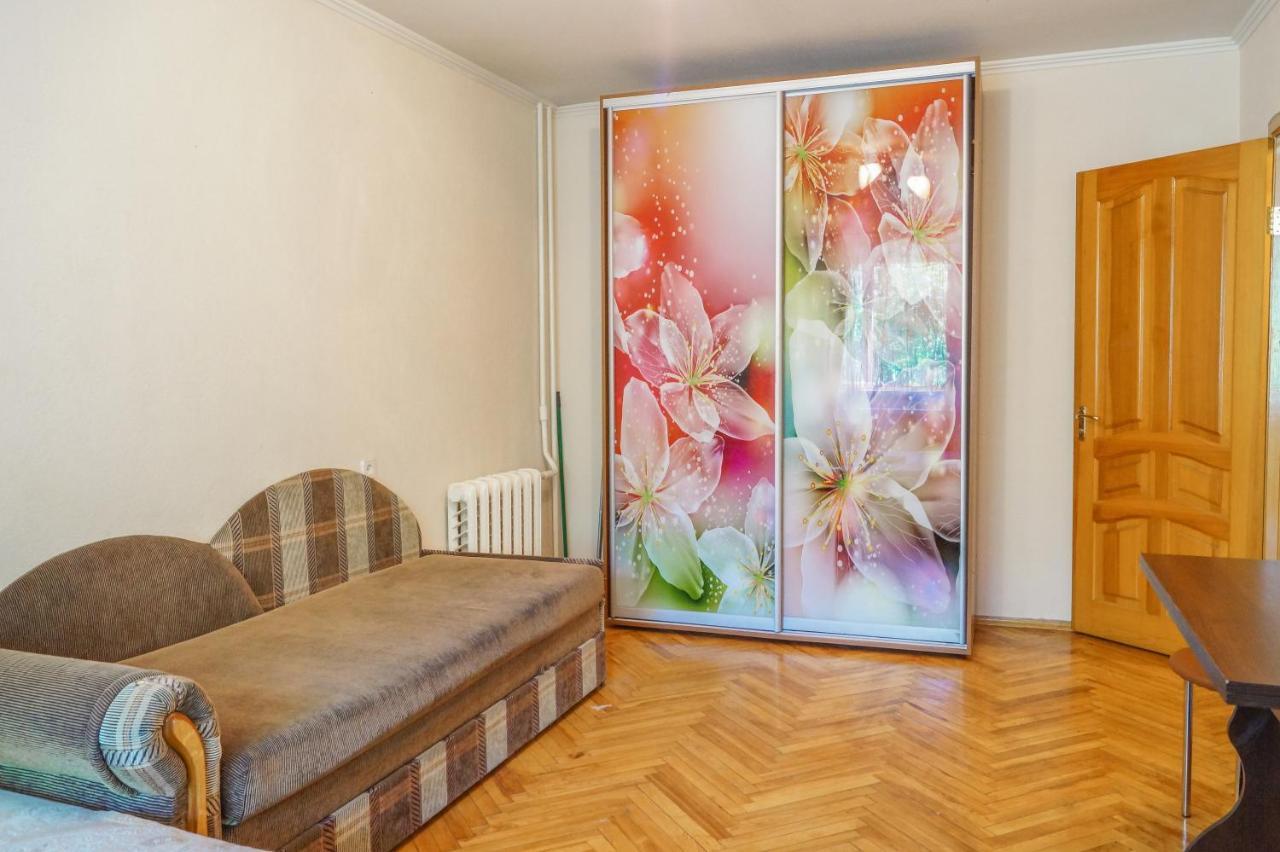 по улице лескова, 6 *