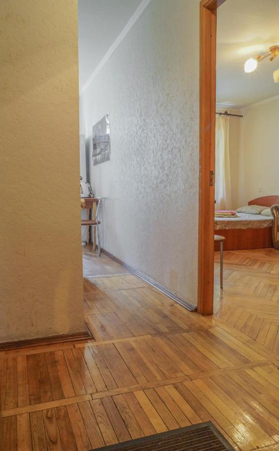 по улице лескова, 6 *