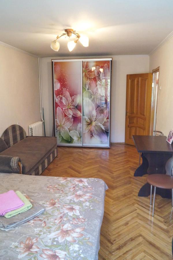 по улице лескова, 6 Apartment *